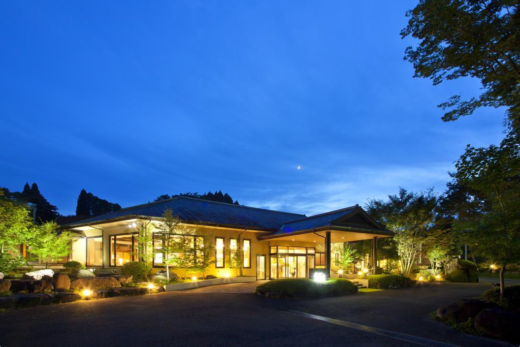 Hotel Tokiwaso à Miyakonojō Extérieur photo