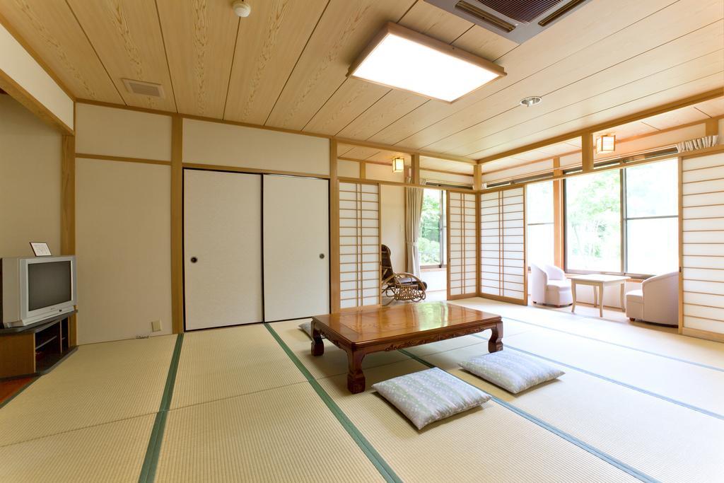 Hotel Tokiwaso à Miyakonojō Chambre photo